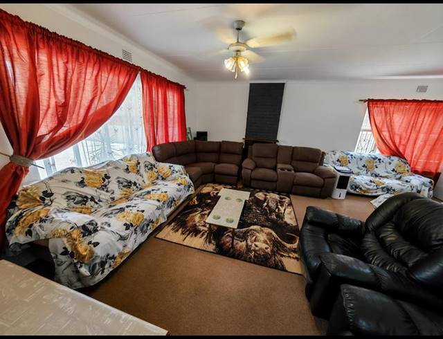 3 BEDROOM HOUSE FOR SALE IN VANDERBIJLPARK SE 6